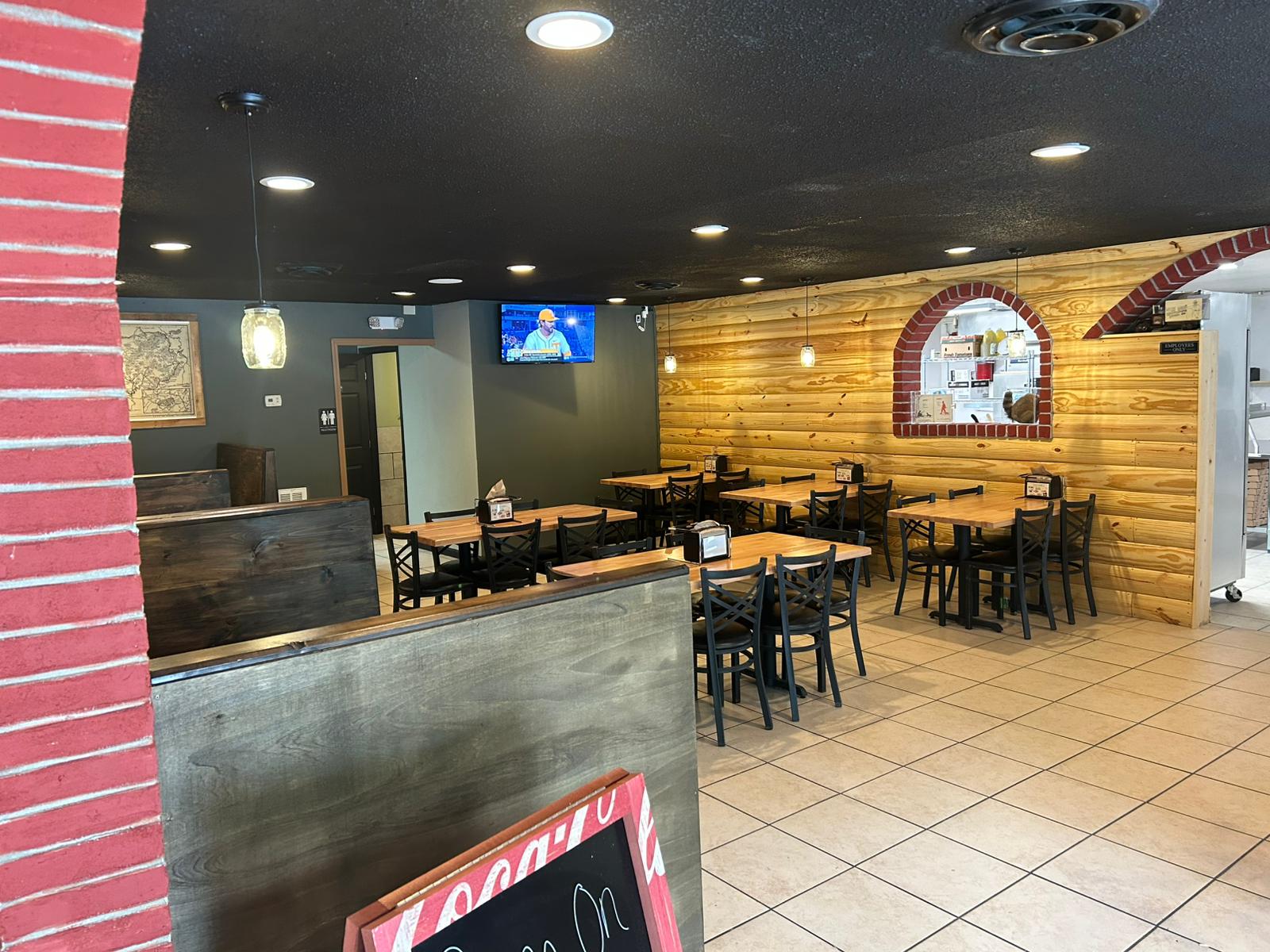 Roamin Man Pizza Restaurant